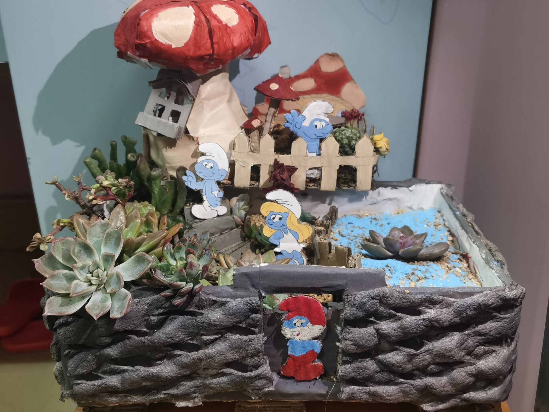 1641438178305098960.jpg 三等奖蓝精灵的家.jpg