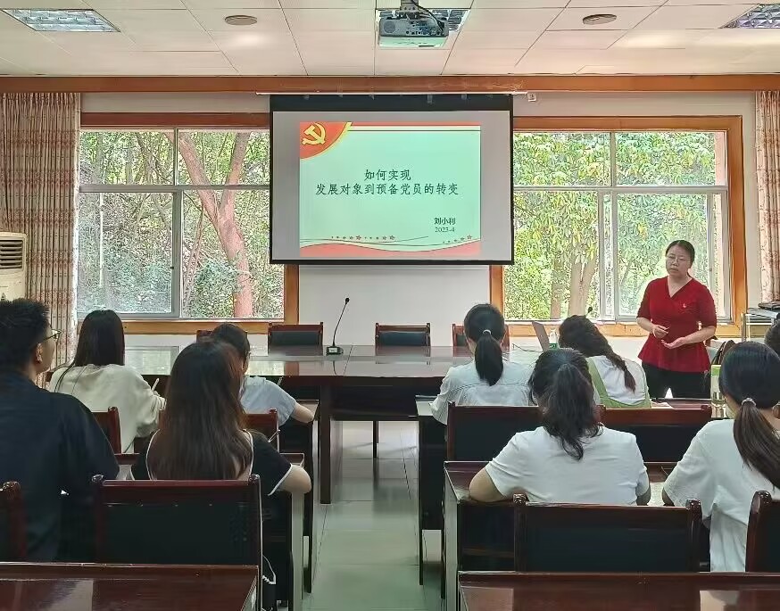 WYRH_1682488573548018266.jpg 刘小利.jpg