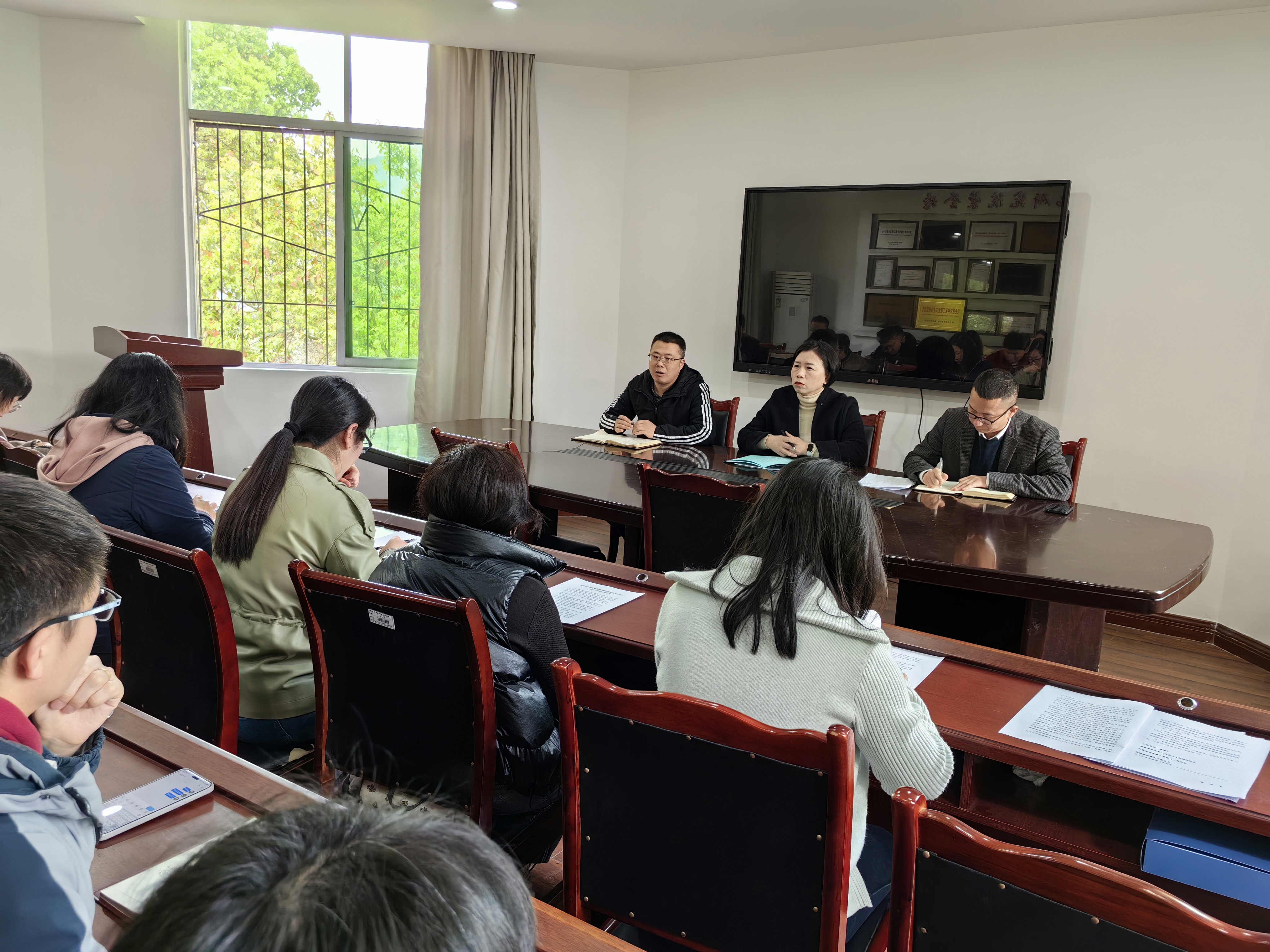 vEei_1743689966975033364.jpg 1.jpg